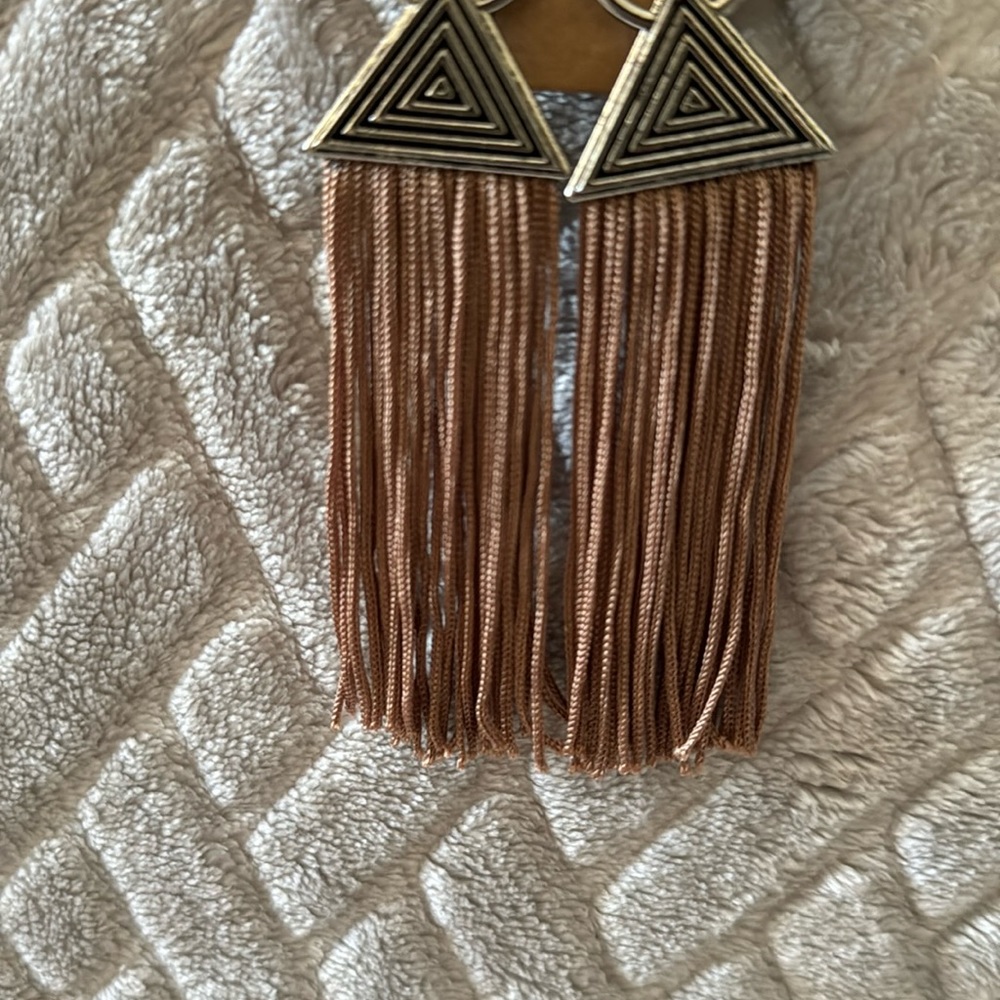 Tassel earring tan and silver
